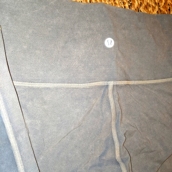 Lululemon leggings dusty blue grey size 4 full length - Picture 4 of 4